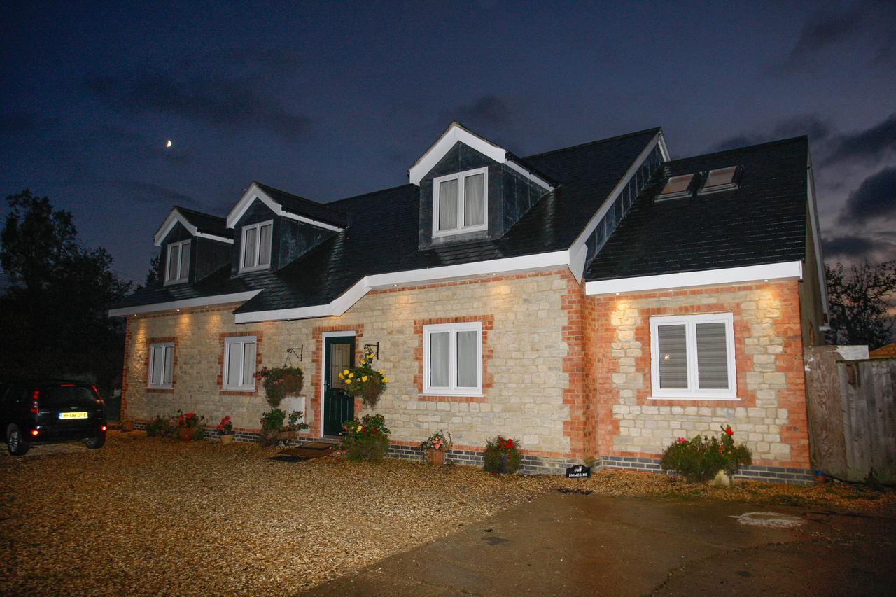 Homeside B&B Silverstone Exterior photo